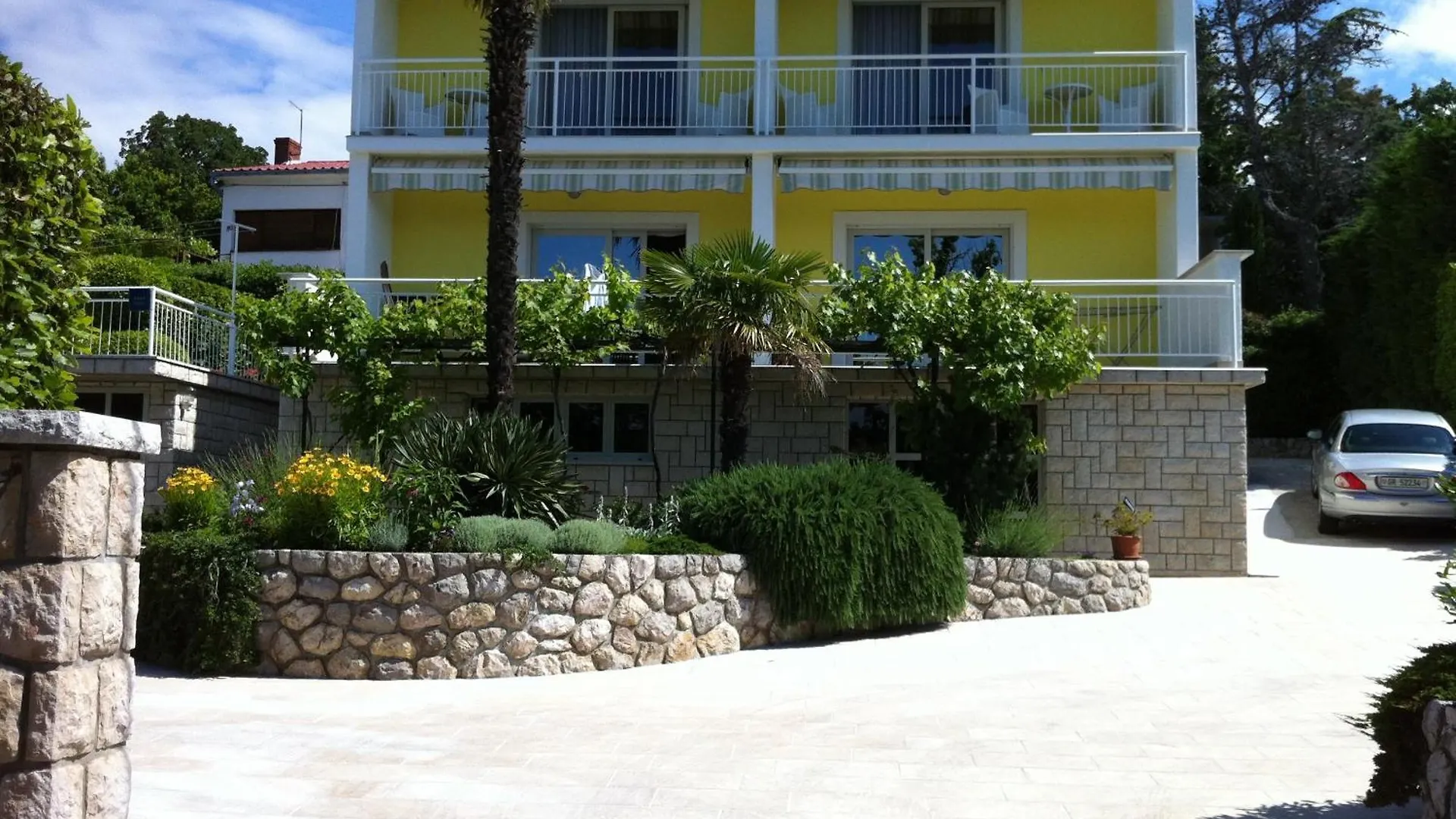 Apartments & Rooms Marina Dramalj